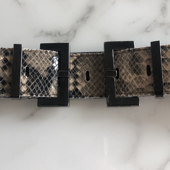 Elegantly Waisted double buckle belt - Picture 2 of 3